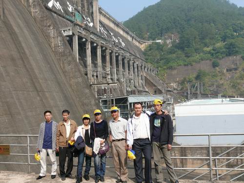 我公司组织部分员工河源万绿湖一天游-伟昌铝材