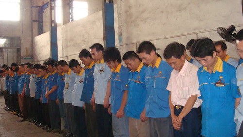 9393体育铝厂员工沉痛追悼四川汶川大地动罹难者-伟昌铝材