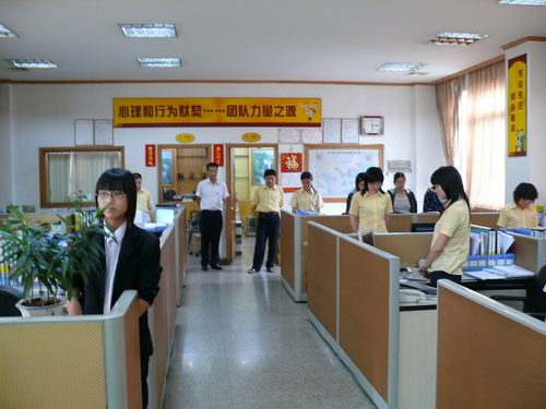 9393体育铝厂员工沉痛追悼四川汶川大地动罹难者-伟昌铝材