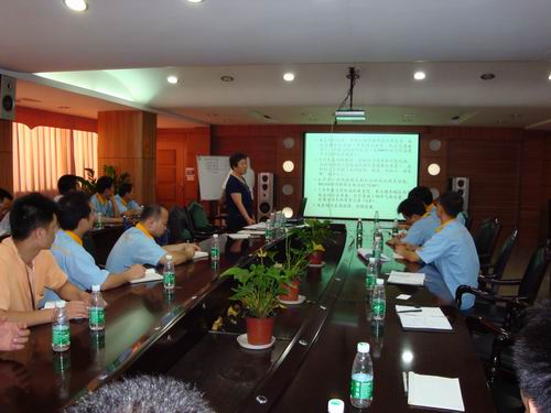 铝加工专家刘静安教授、邵莲芬先生到我司授课-伟昌铝材