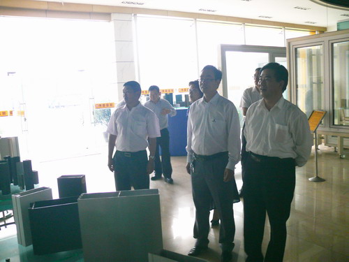 汶川县向导在广东省向导陪同下到我公司考察-伟昌铝材