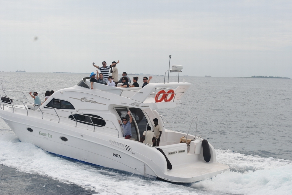 伟昌温情，，点燃十大经销商火热之旅-伟昌铝材