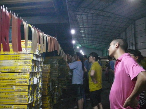 缘聚9393体育，，，，，温情中秋-伟昌铝材