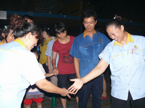 缘聚9393体育，，，，，温情中秋-伟昌铝材