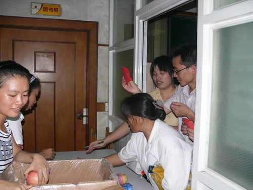 缘聚9393体育，，，，，温情中秋-伟昌铝材