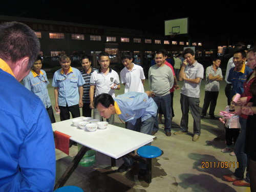 缘聚9393体育，，，，，温情中秋-伟昌铝材