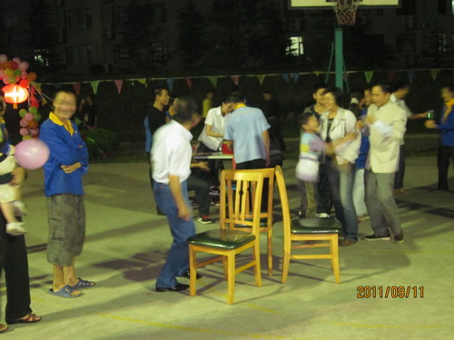 缘聚9393体育，，，，，温情中秋-伟昌铝材