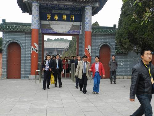 隔山不相隅，，，，，，邂逅会有时  2011伟昌铝材“厂商互信、共创品牌”用户答谢会-伟昌铝材