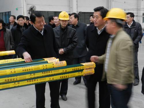 沛县县长等向导到我公司调研-伟昌铝材