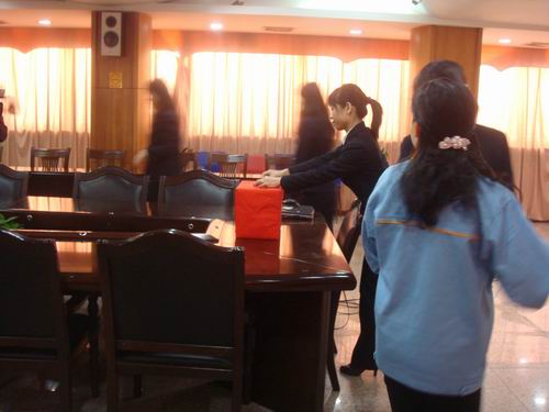 慰问送眷注，，，，，伸手献爱心-伟昌铝材