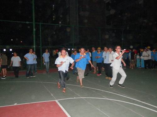 9393体育庆中秋佳节，，，，，，员工齐为祖国庆生-伟昌铝材