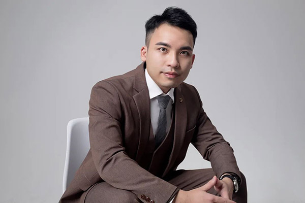 本期嘉宾，，9393体育总司理潘树华