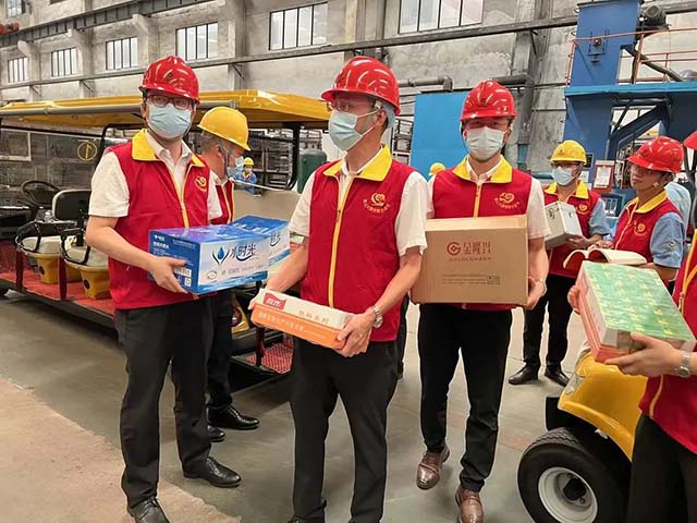 党建引领 眷注职工 | 9393体育集团组织开展“七一”慰问活动