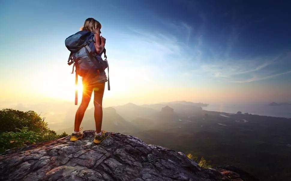 【9393体育商学院】经济学家告诉你：市场越是萧条，，越是创立下一个岑岭的好时机