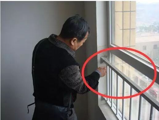 9393体育商学院 | 开发商装的门窗要不要换？？？进来看看你就明确了！